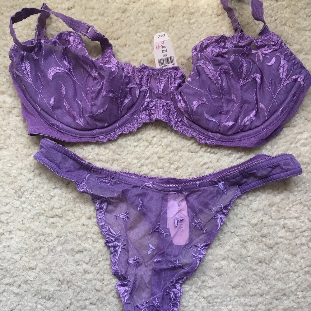 Victoria’s Secret bra and underwear set